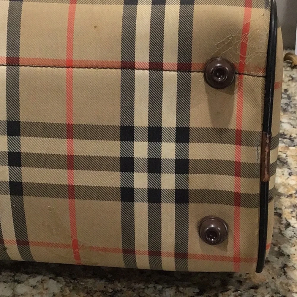 Burberry’s Vintage Check Boston Bag Burberrys with COA